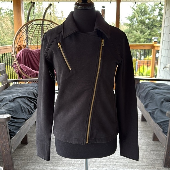 Lululemon | Lab Shadow Jacket - Picture 10 of 14